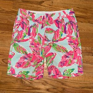 Lilly Pulitzer “the Chipper” floral tropical shorts size 4